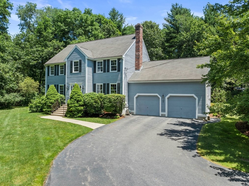 18 Kamark Dr, Medfield, MA 02052-1024