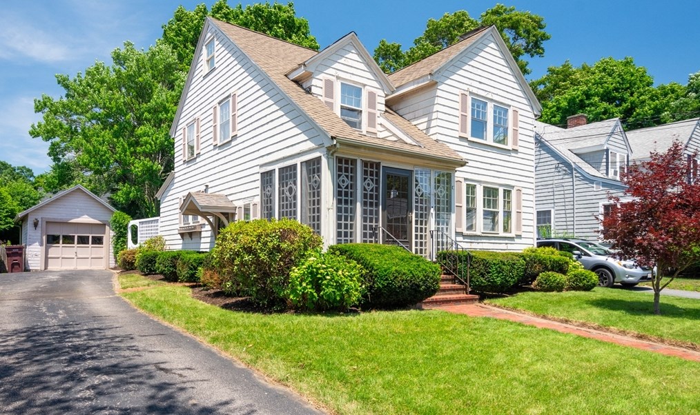 107 Madison St, Dedham, MA 02026