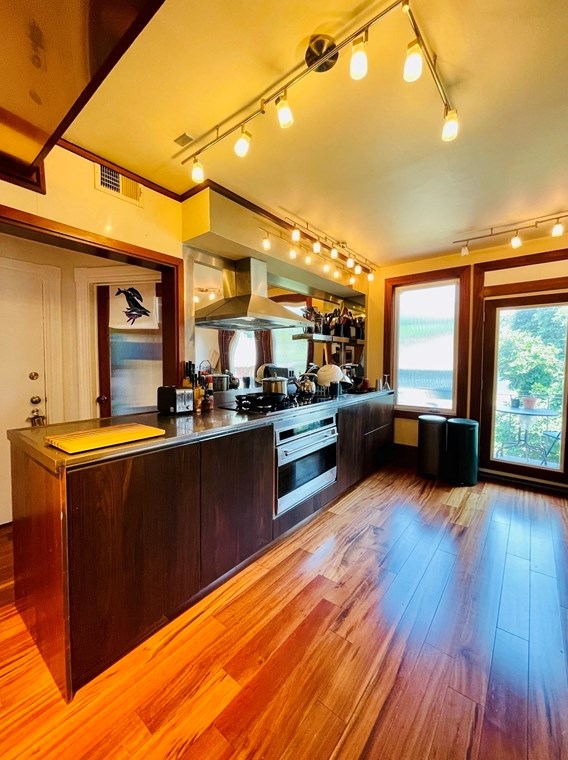 81 Francis St Unit 4, Brookline, MA