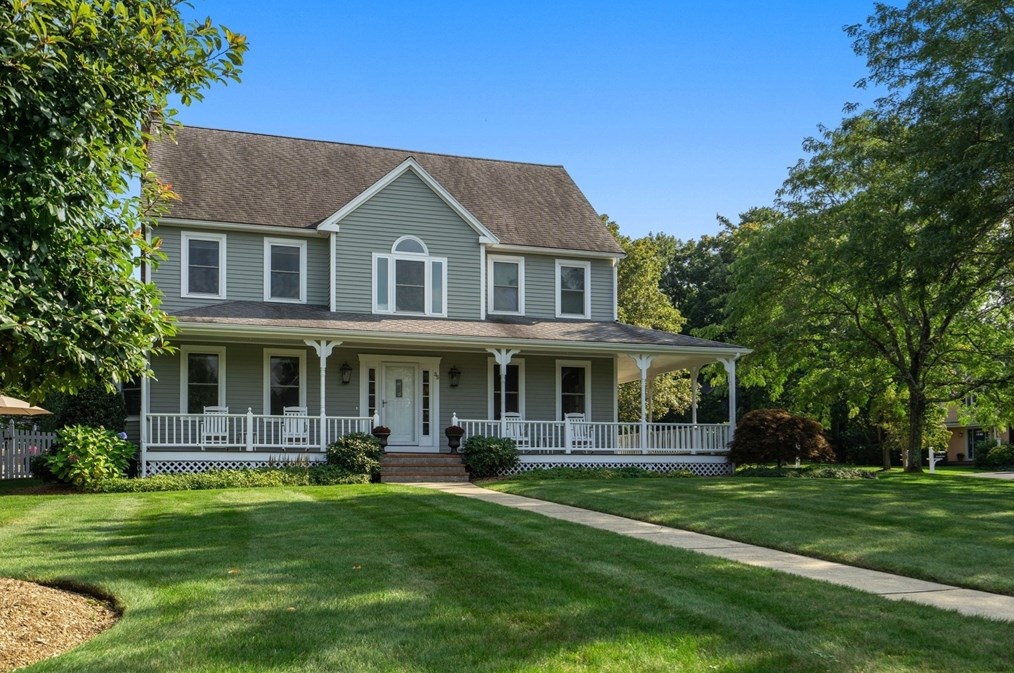 35 Wycliffe Rd, Walpole, MA 02032