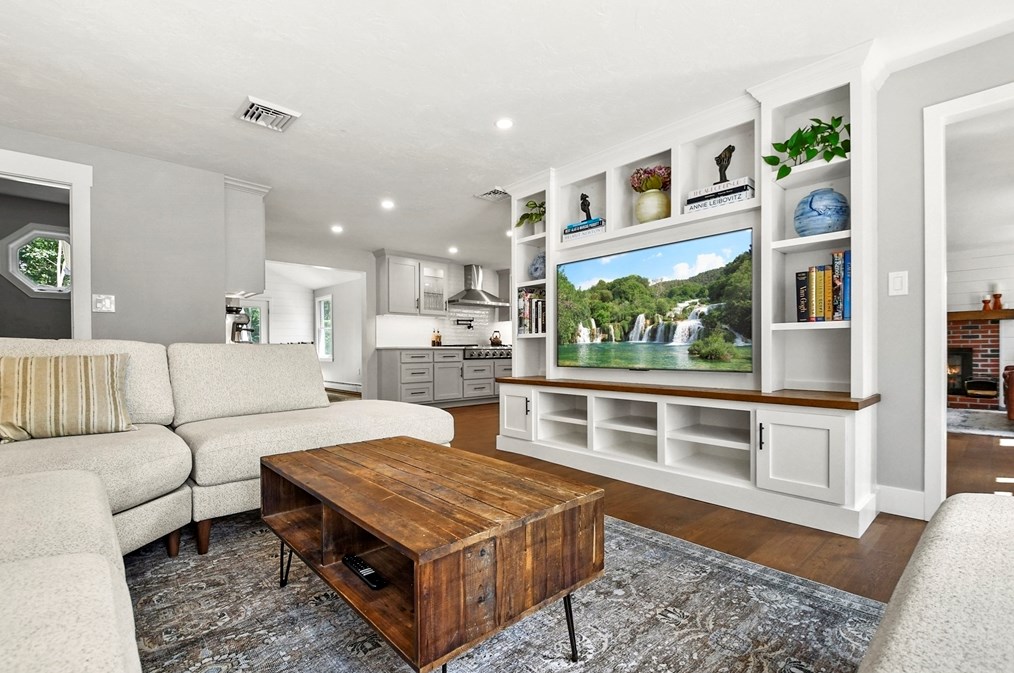 12 Evergreen Dr, Franklin MA  02038-2797 exterior