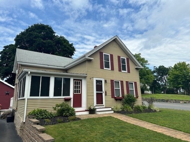 84 Lincoln St, Hudson, MA 01749