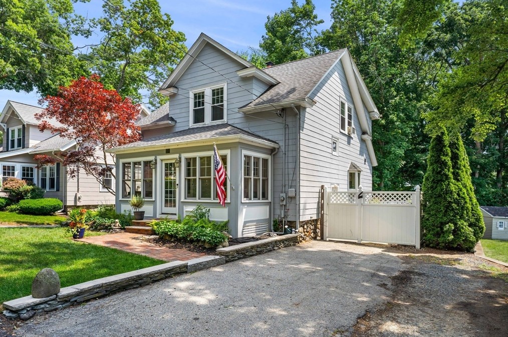 31 Magnolia, Andover, MA 01810