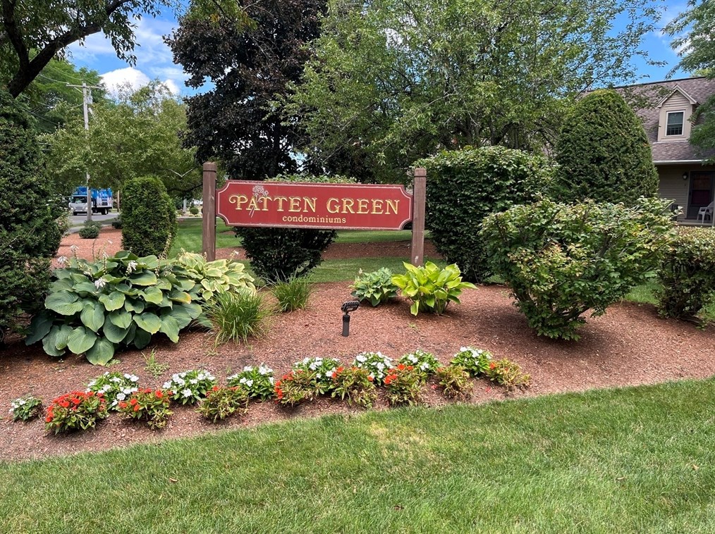 39 Quail Run, Tewksbury MA  01876-1937 exterior