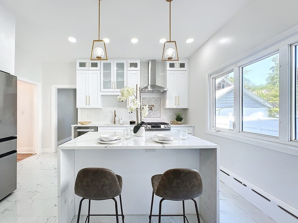 50 Burton St, Springfield, MA 01118