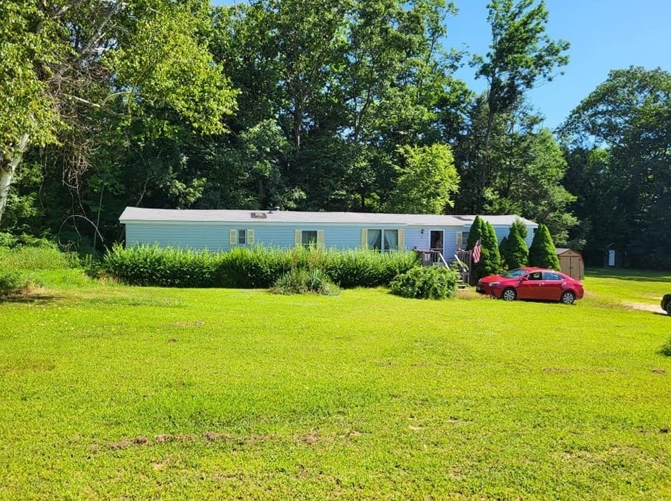 74 Old Turnpike Rd, Quinebaug, CT 06262