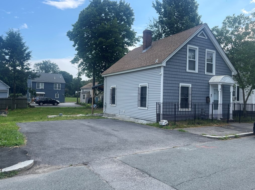 44 Litchfield St, Worcester, MA 01603