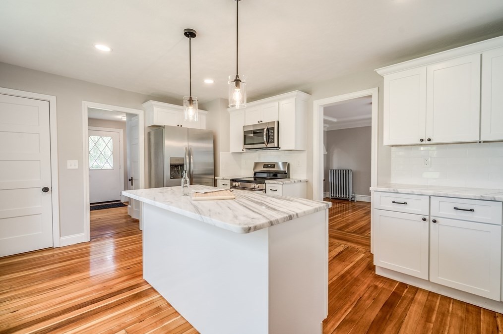 111 Paderewski Ave, Chicopee, MA 01013