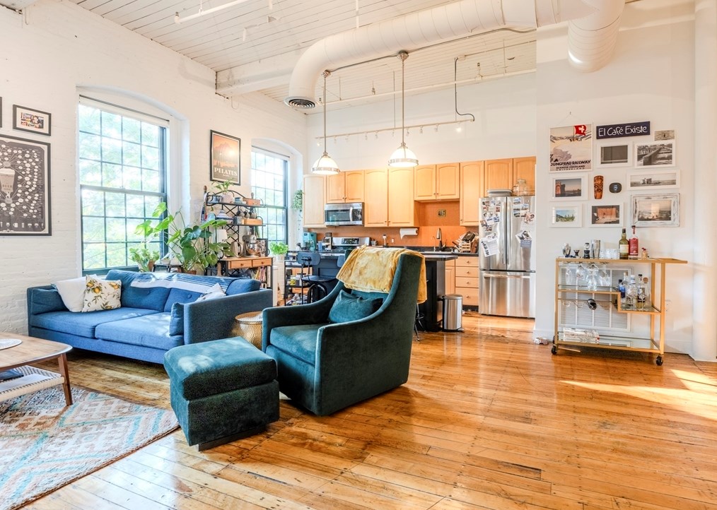 144 Moody St #b15-33, Waltham, MA 02453