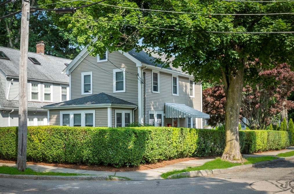 4 Edgewood Rd, Newton, MA 02465
