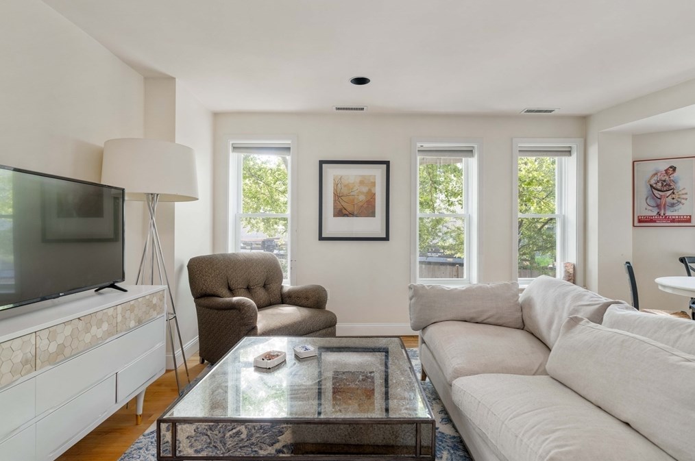 2 Chestnut St, Cambridge, MA 02139 exterior