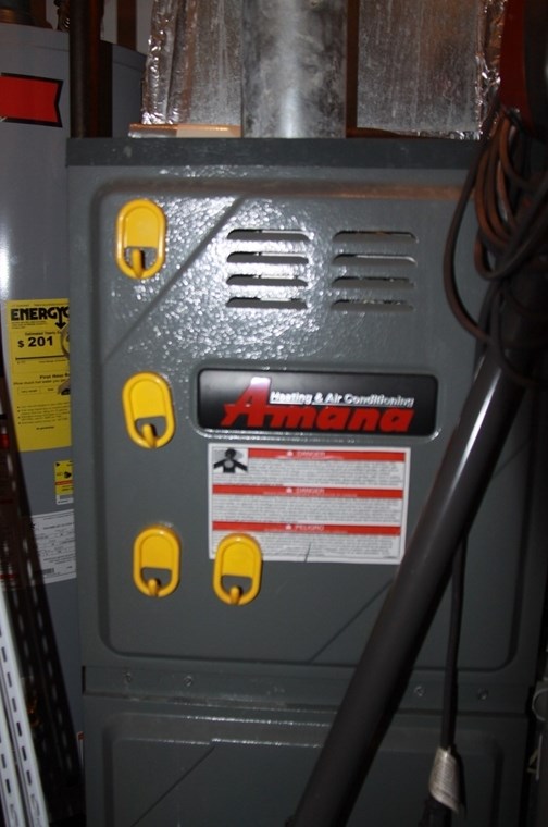 38 Walker St, Lowell MA 01851-3718 exterior