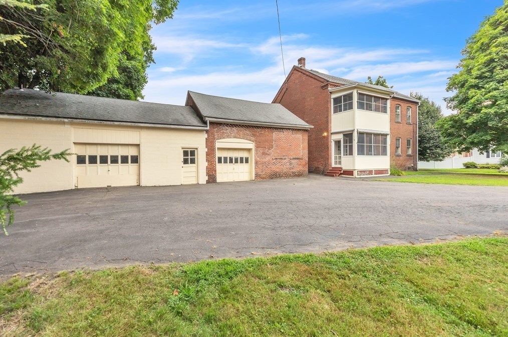 7 Dudley Ave, Montgomery, MA 01085