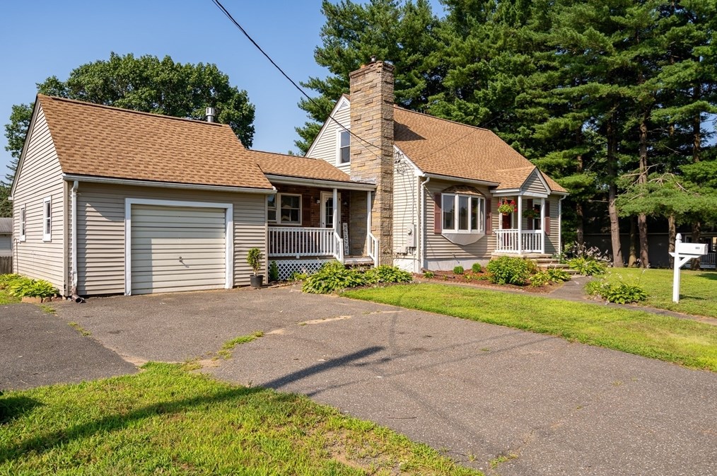 165 Mount Vernon Rd, Chicopee, MA 01013