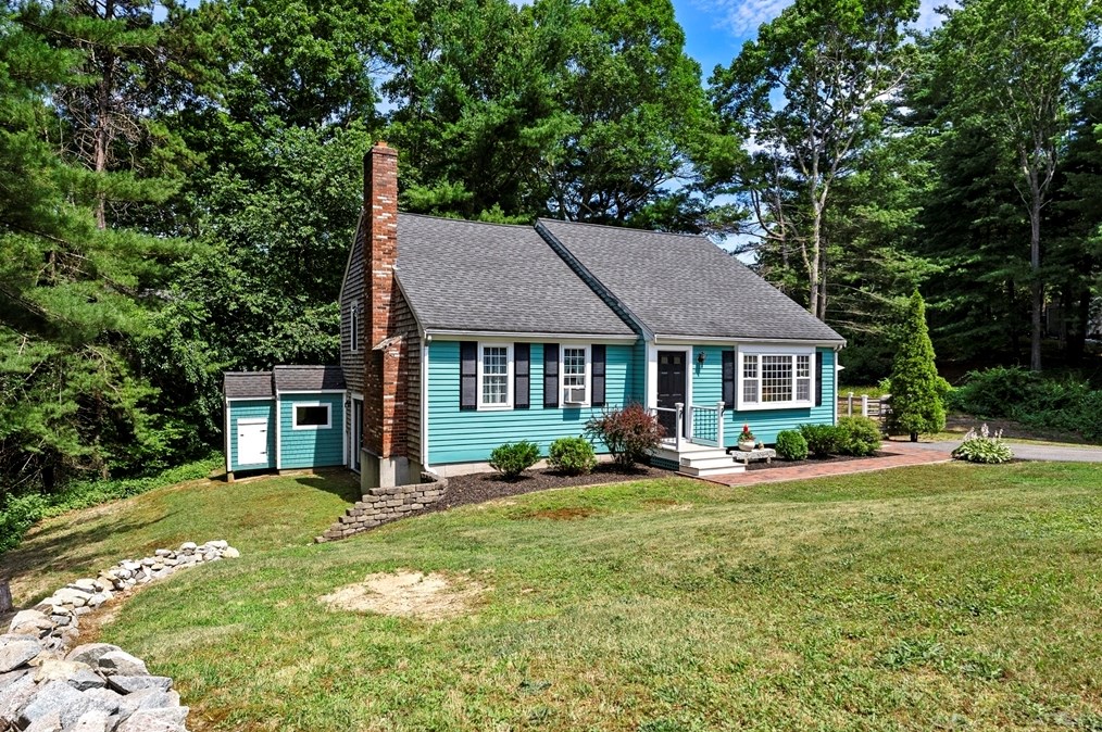 33 Old Mill Ln, Plymouth, MA 02360