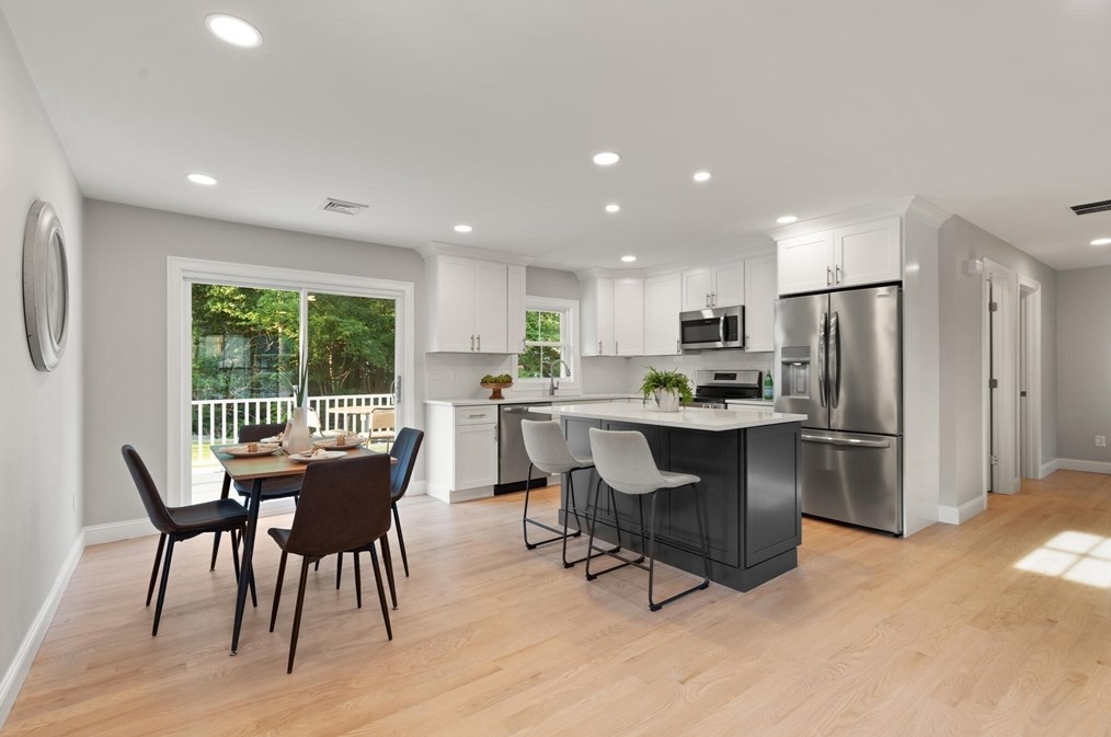 13 Cedarwood Rd, Gloucester, MA 01930