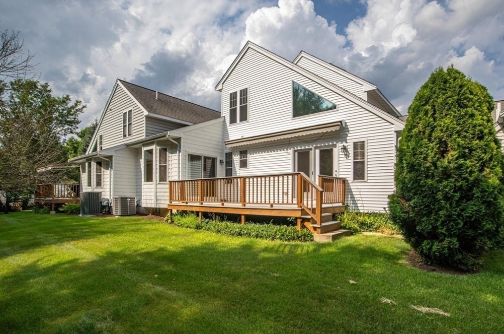 12 Marisa Ln, Walpole, MA 02081 exterior
