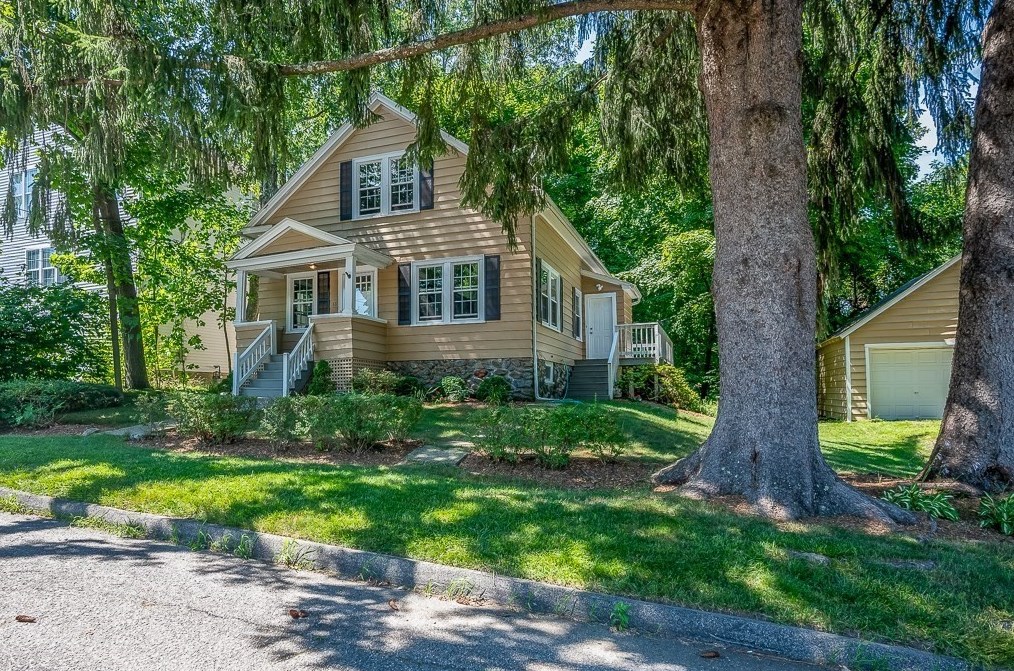 33 Governors St, Worcester, MA 01606