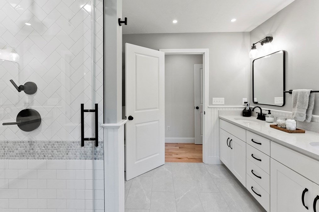 1865 State Rd, Plymouth MA  02360-5137 exterior