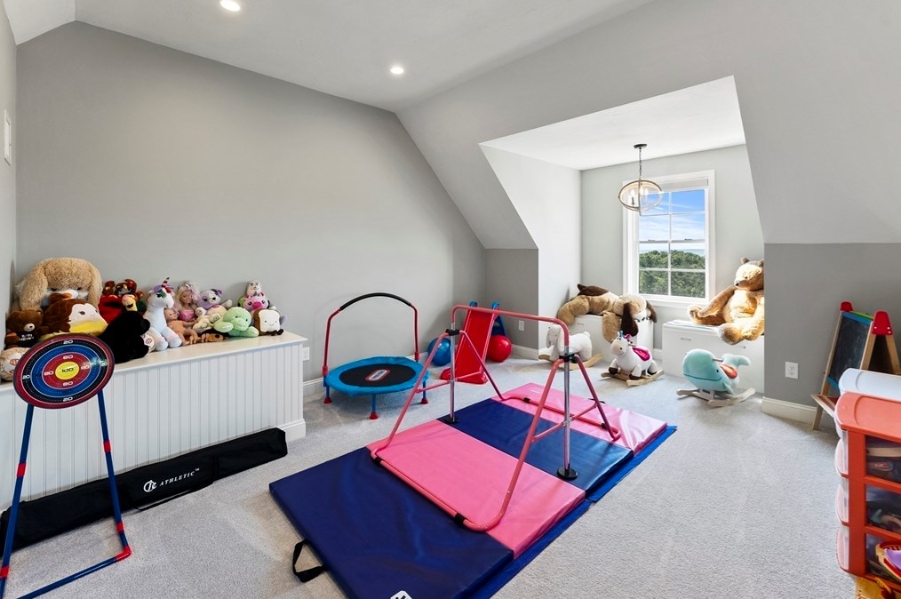 1865 State Rd, Plymouth MA  02360-5137 exterior