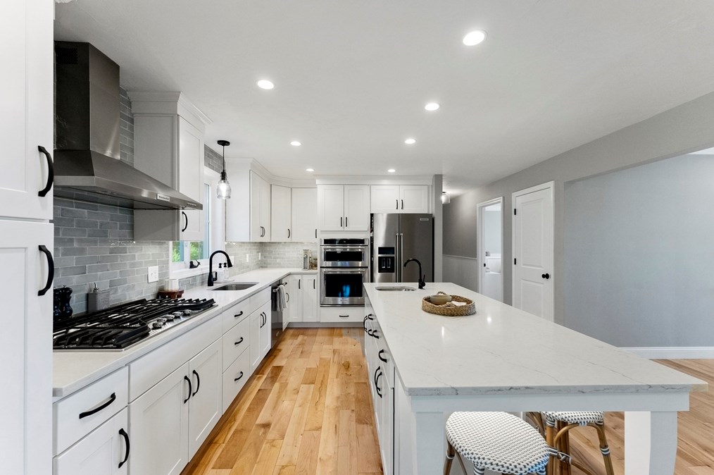 1865 State Rd, Plymouth MA  02360-5137 exterior