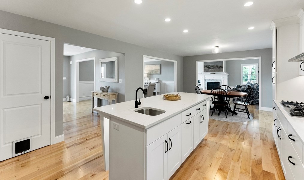 1865 State Rd, Plymouth MA  02360-5137 exterior