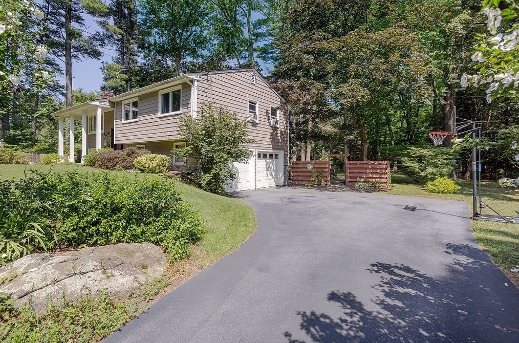 55 Dunster Rd, Holliston, MA 01746