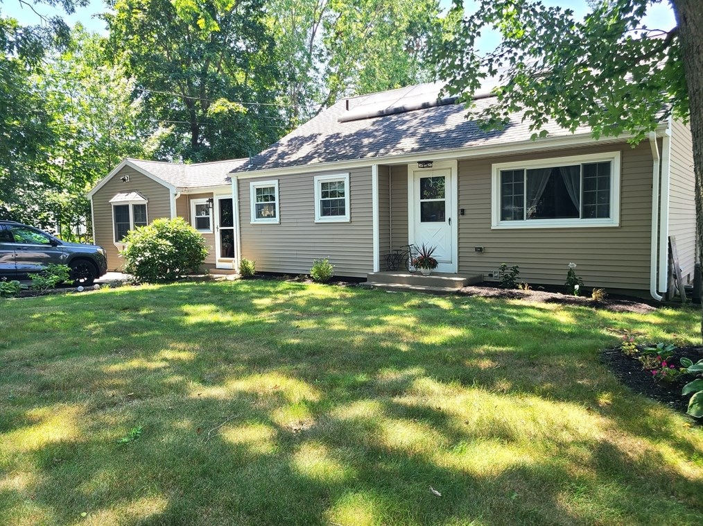 14 Porter St, Whitman, MA 02382