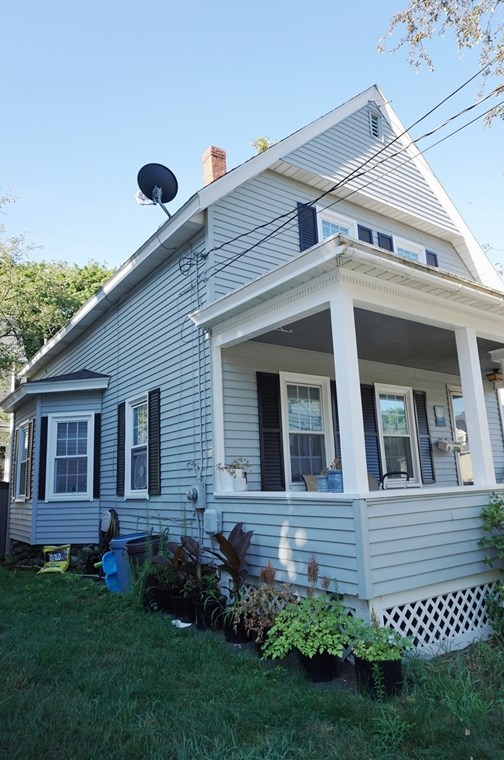 47 10th St, Lowell MA  01850-2123 exterior