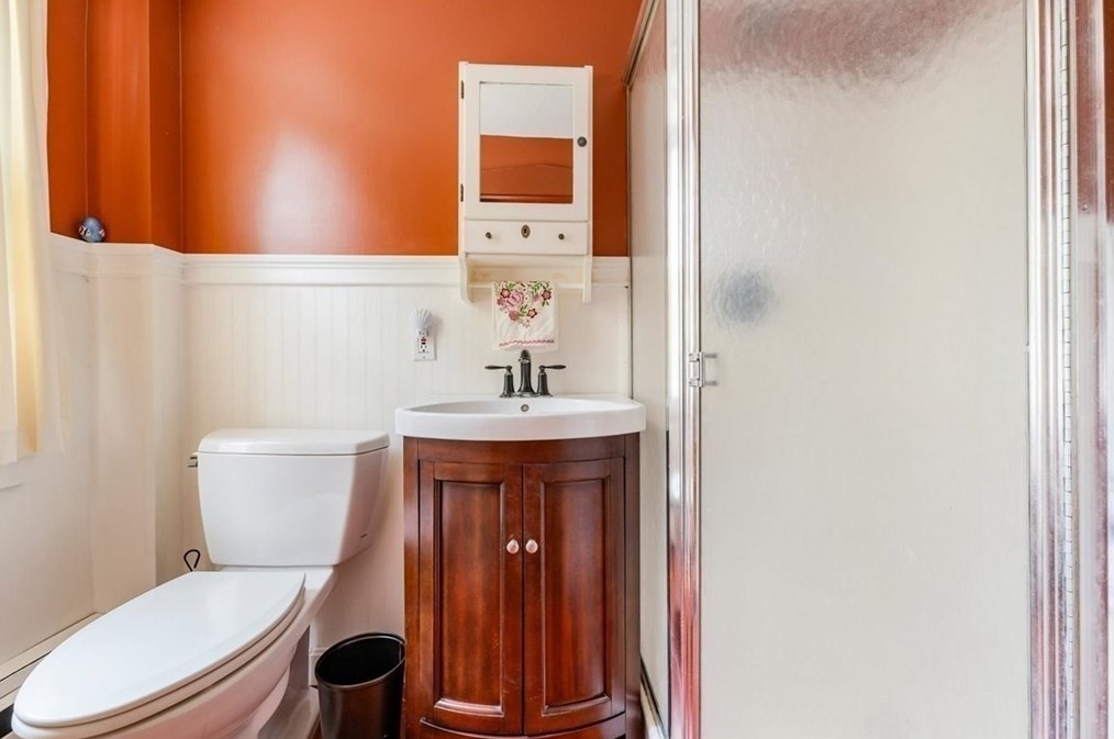 526 Main St, Hanover MA 02339-1550 exterior