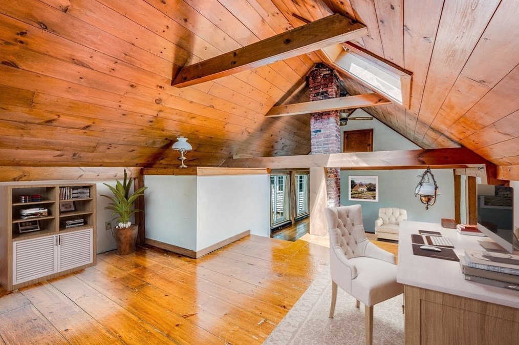 526 Main St, Hanover MA 02339-1550 exterior