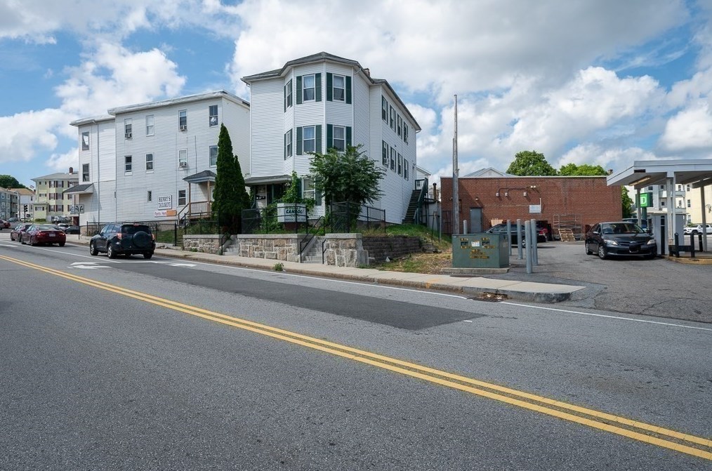 5 Massasoit Rd, Worcester, MA 01604