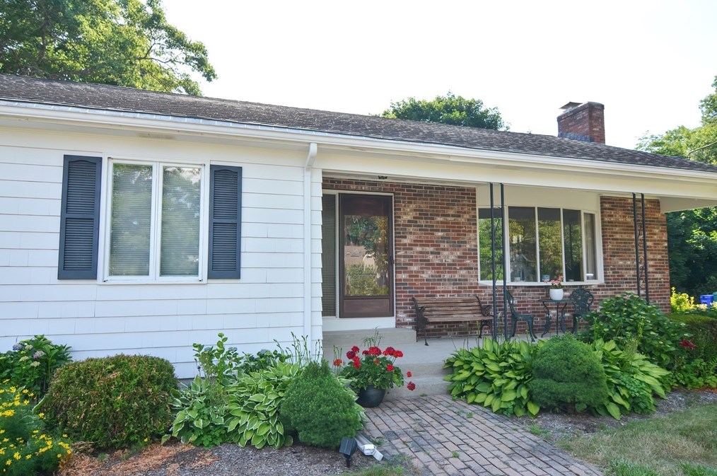 77 Woodcrest, Attleboro, MA 02703