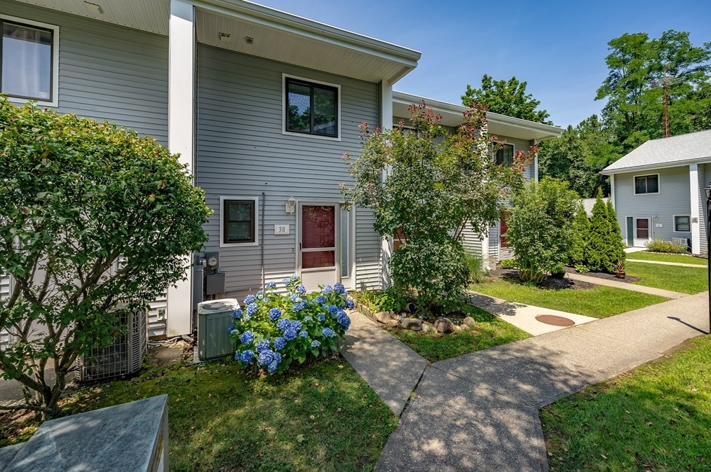 555 Russell Rd #f38, Montgomery, MA 01085