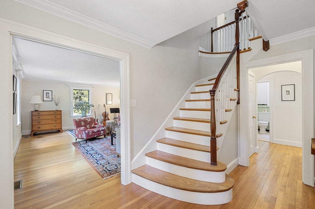 208 Rutledge Rd, Belmont, MA 02478