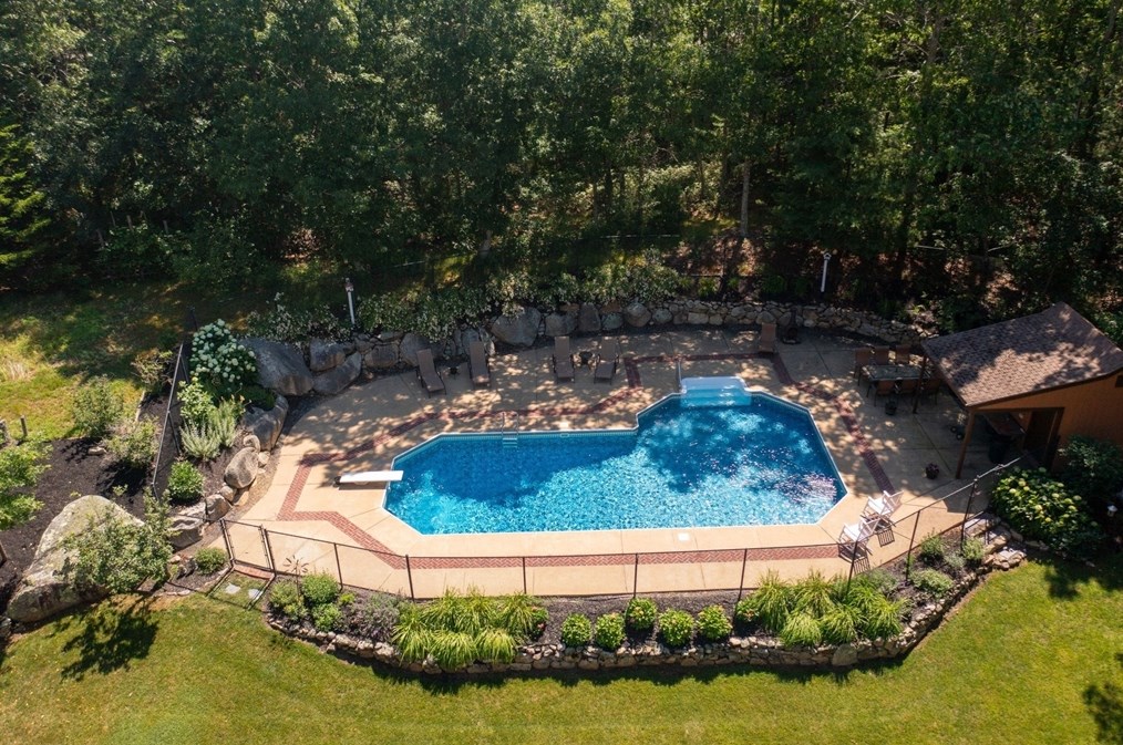 42 Crabtree Rd, Plymouth MA  02360-3147 exterior