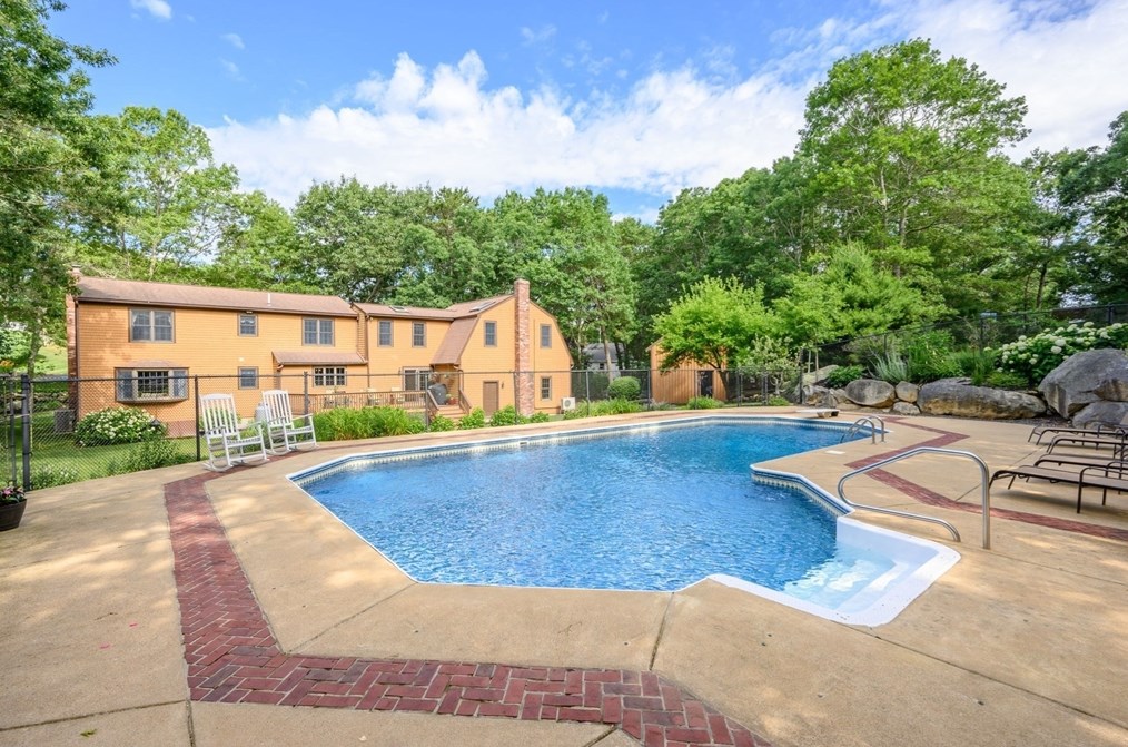 42 Crabtree Rd, Plymouth MA  02360-3147 exterior