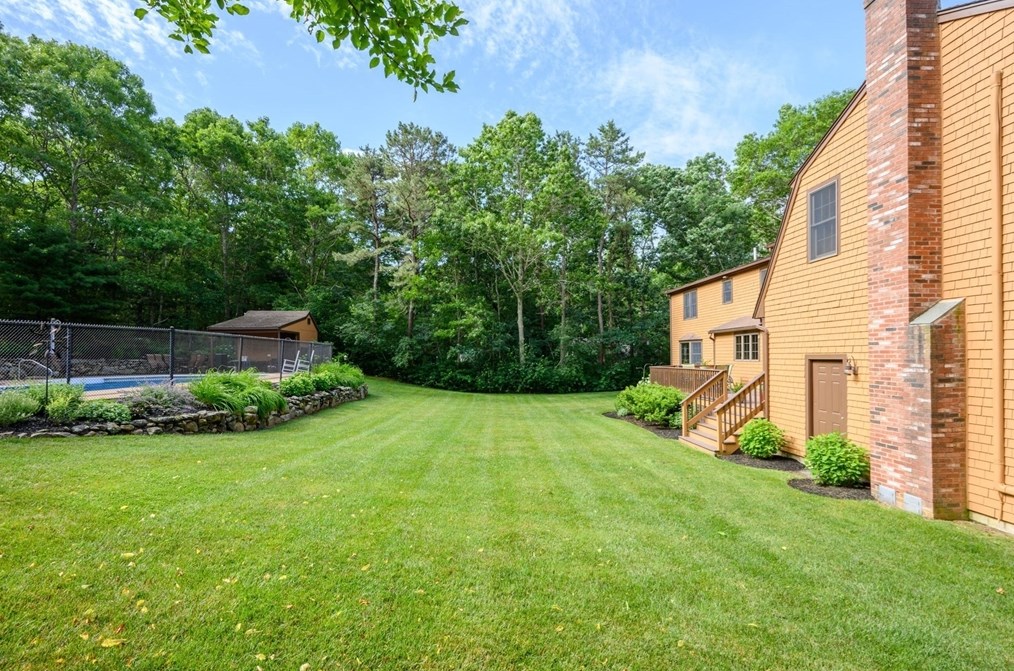 42 Crabtree Rd, Plymouth MA  02360-3147 exterior