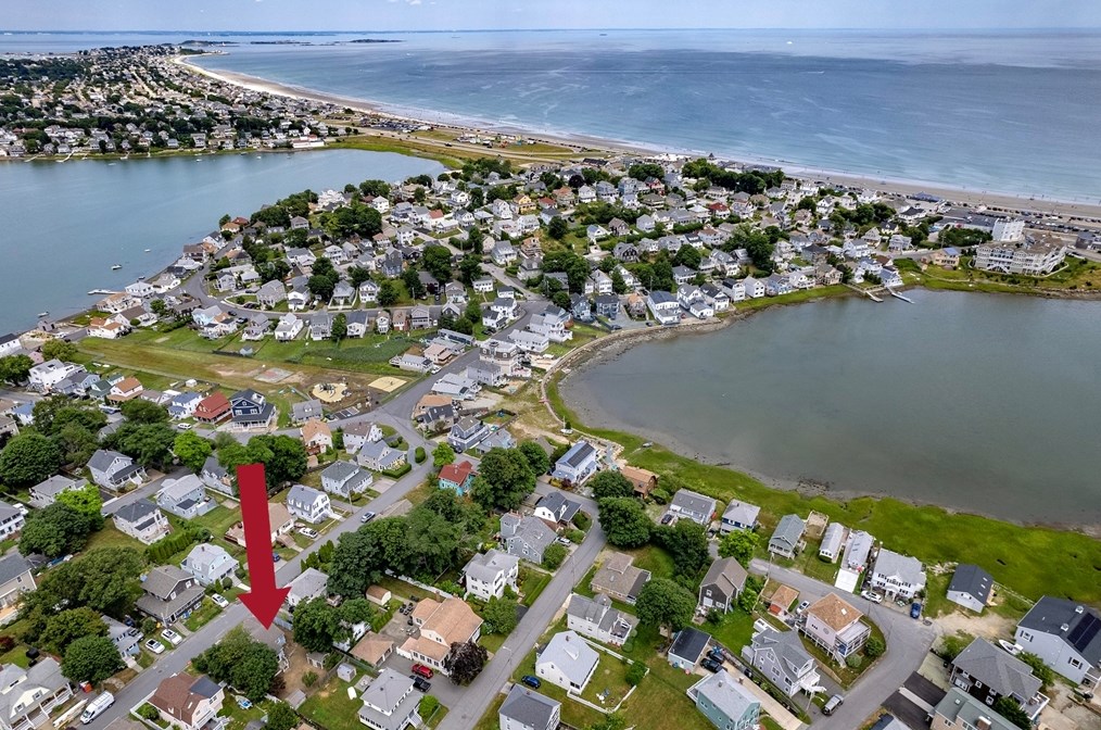 10 Mayflower Ave, Hull, MA 02045