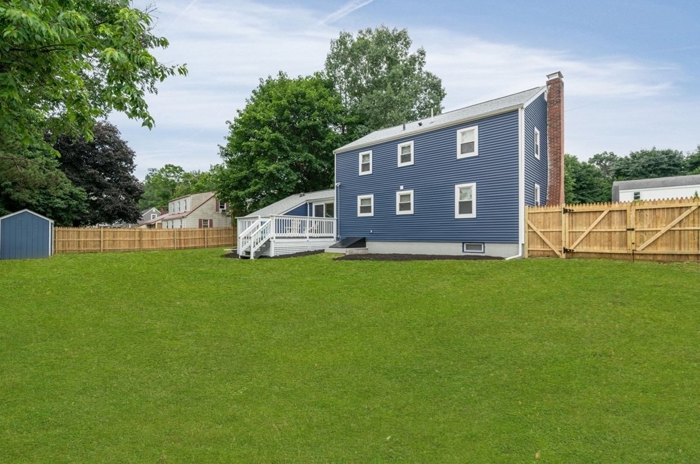 33 Gates Ave, Hudson, MA 01749