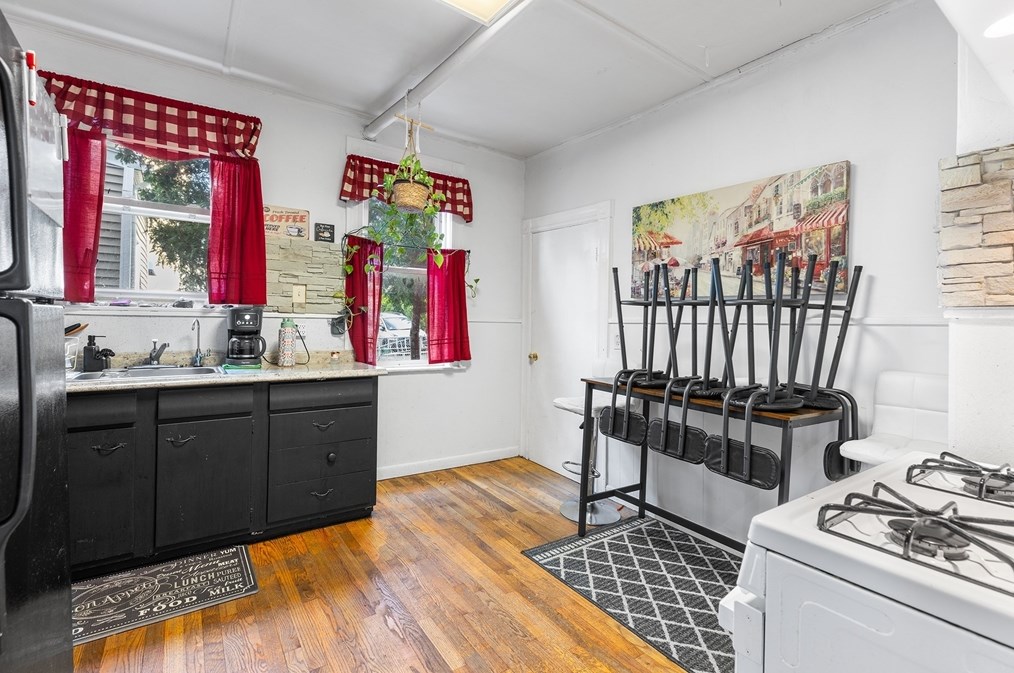 15 Calhoun Ave, Everett MA 02149-5209 exterior