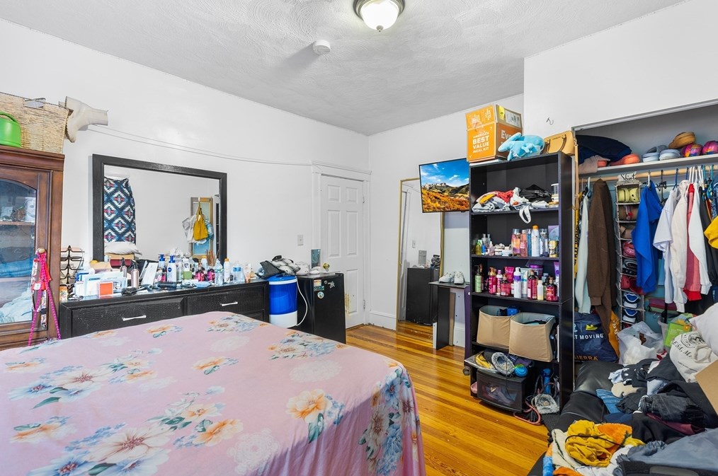 15 Calhoun Ave, Everett MA 02149-5209 exterior