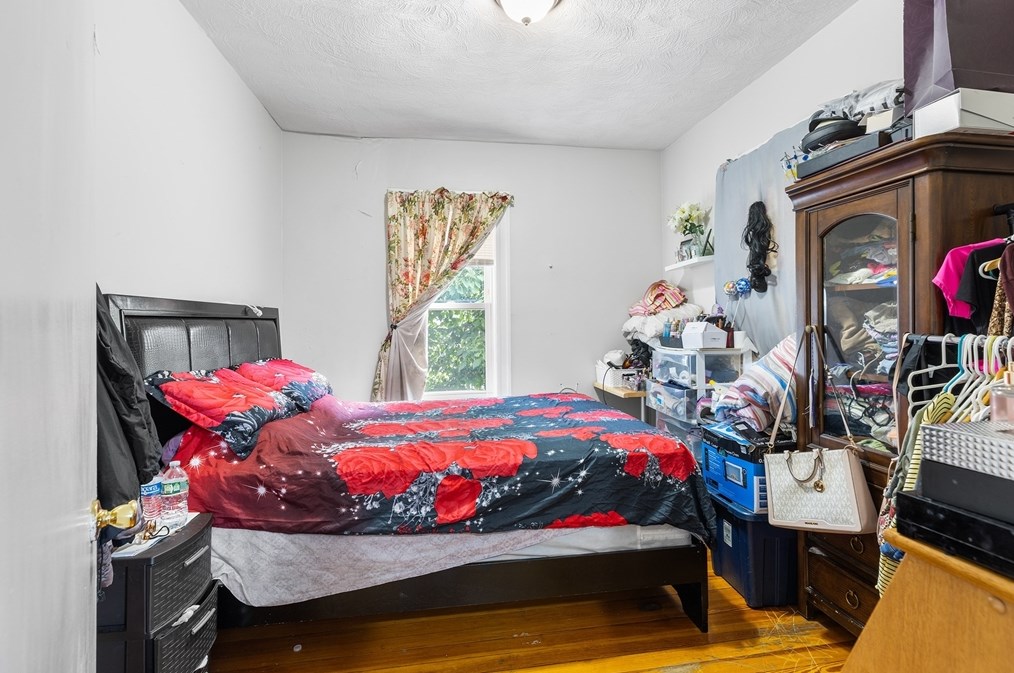 15 Calhoun Ave, Everett MA 02149-5209 exterior