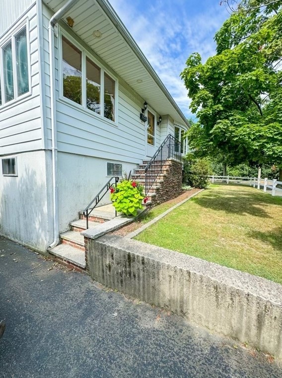 41 Oakwood Ave, Revere, MA 02151 exterior