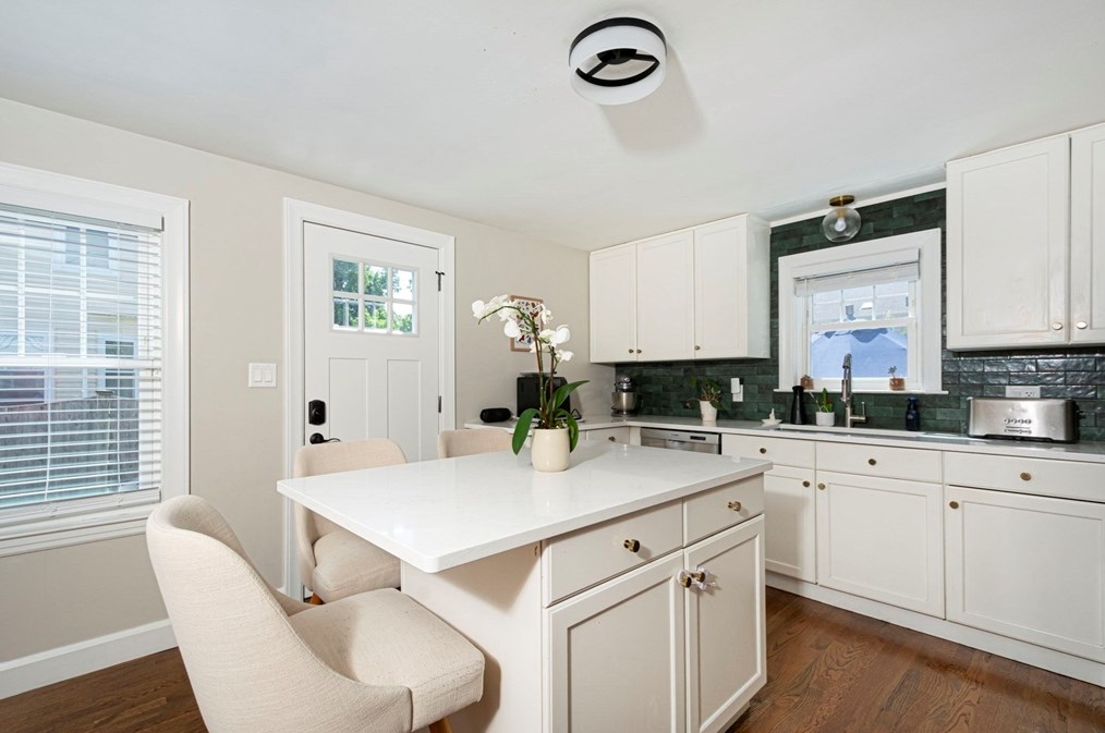 12 Arbutus Rd, Worcester, MA 01606