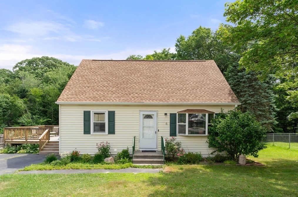 6 Nutmeg Dr, Worcester, MA 01603