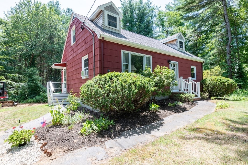 80 Thurlow St, Georgetown, MA 01833