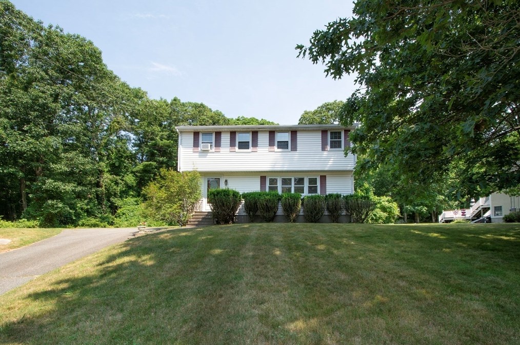 112 Karen Ln, Abington, MA 02351