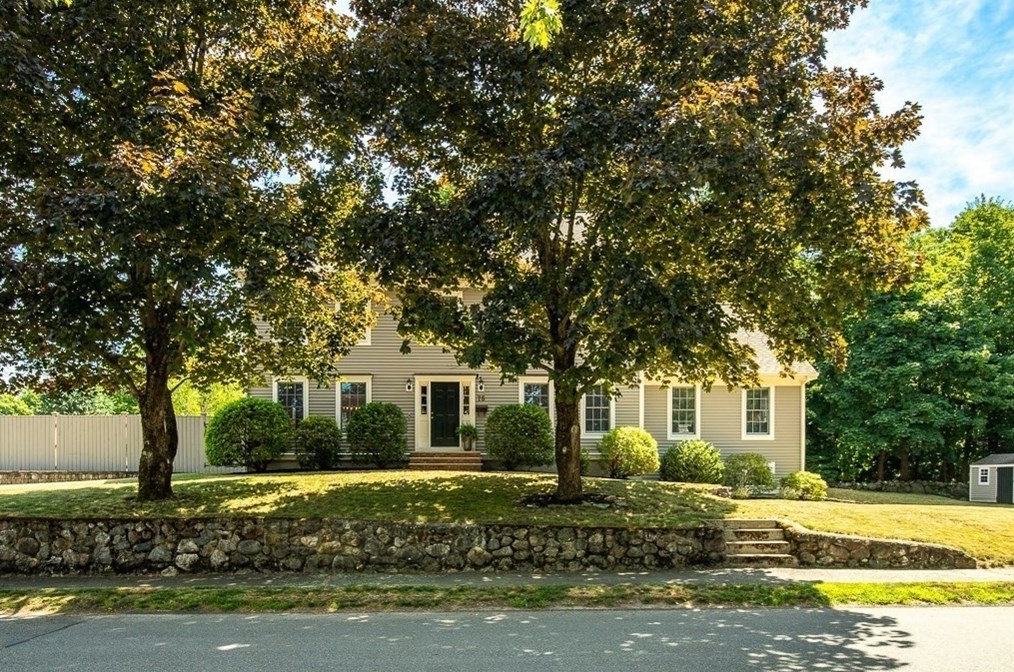 75 Blueberry Ln, Reading, MA 01867