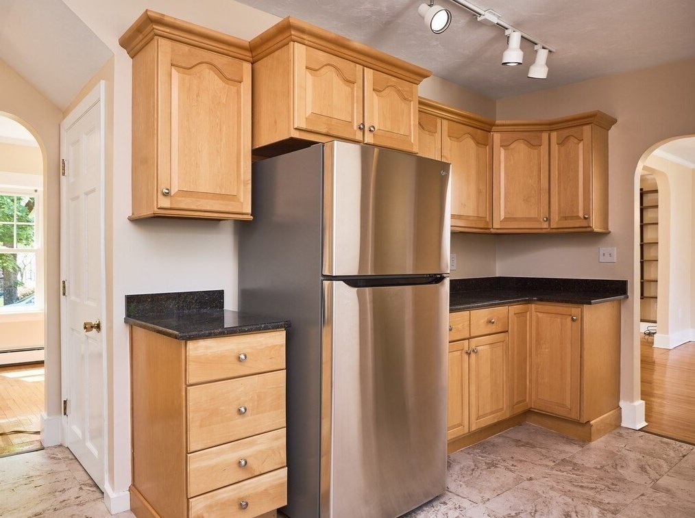 26 Monroe Ave, Worcester MA  01602-2643 exterior